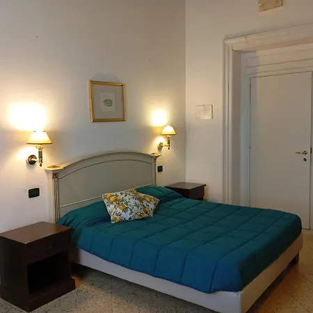 Le Due Sicilie-guest House בית הארחה